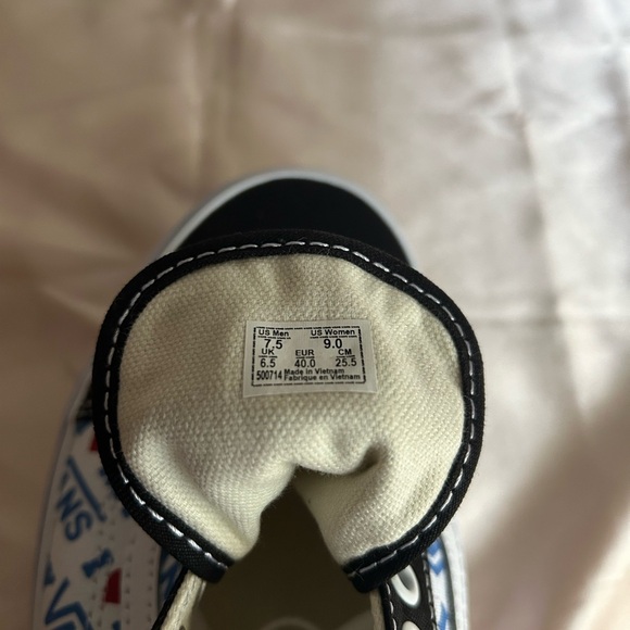 Vans shoes Unisex size UsM7.5/W9 Eu40 Brand New - Picture 9 of 11